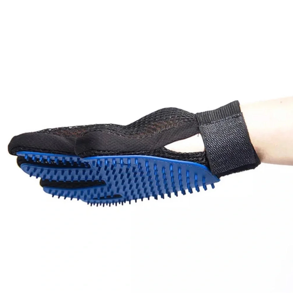 Pet grooming glove